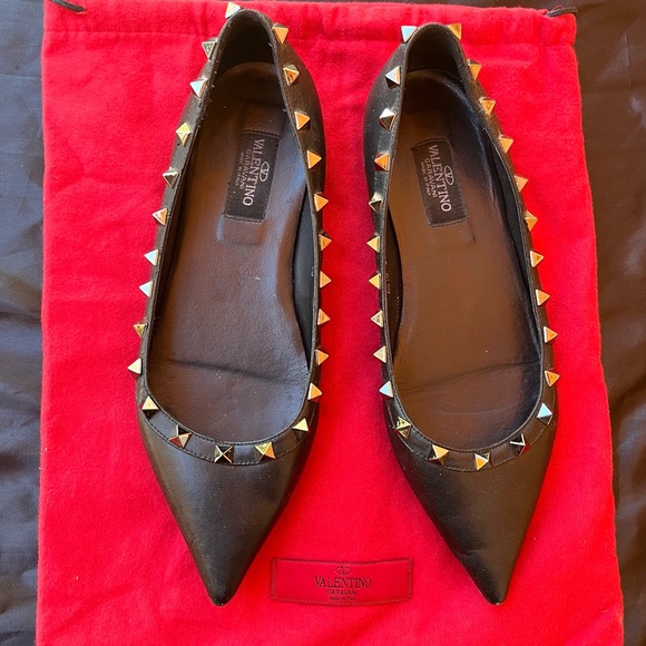 Valentino Garavani Black Flat Shoes Sz 38 $895 MSRP - Picture 1 of 14